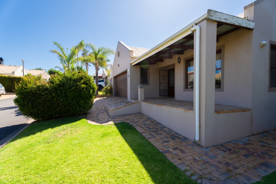 3 Bedroom Property for Sale in Uitzicht Western Cape